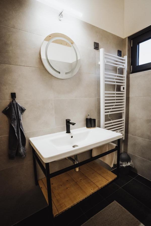 Holiday Home Nightswim Inn Vrbovec Luaran gambar